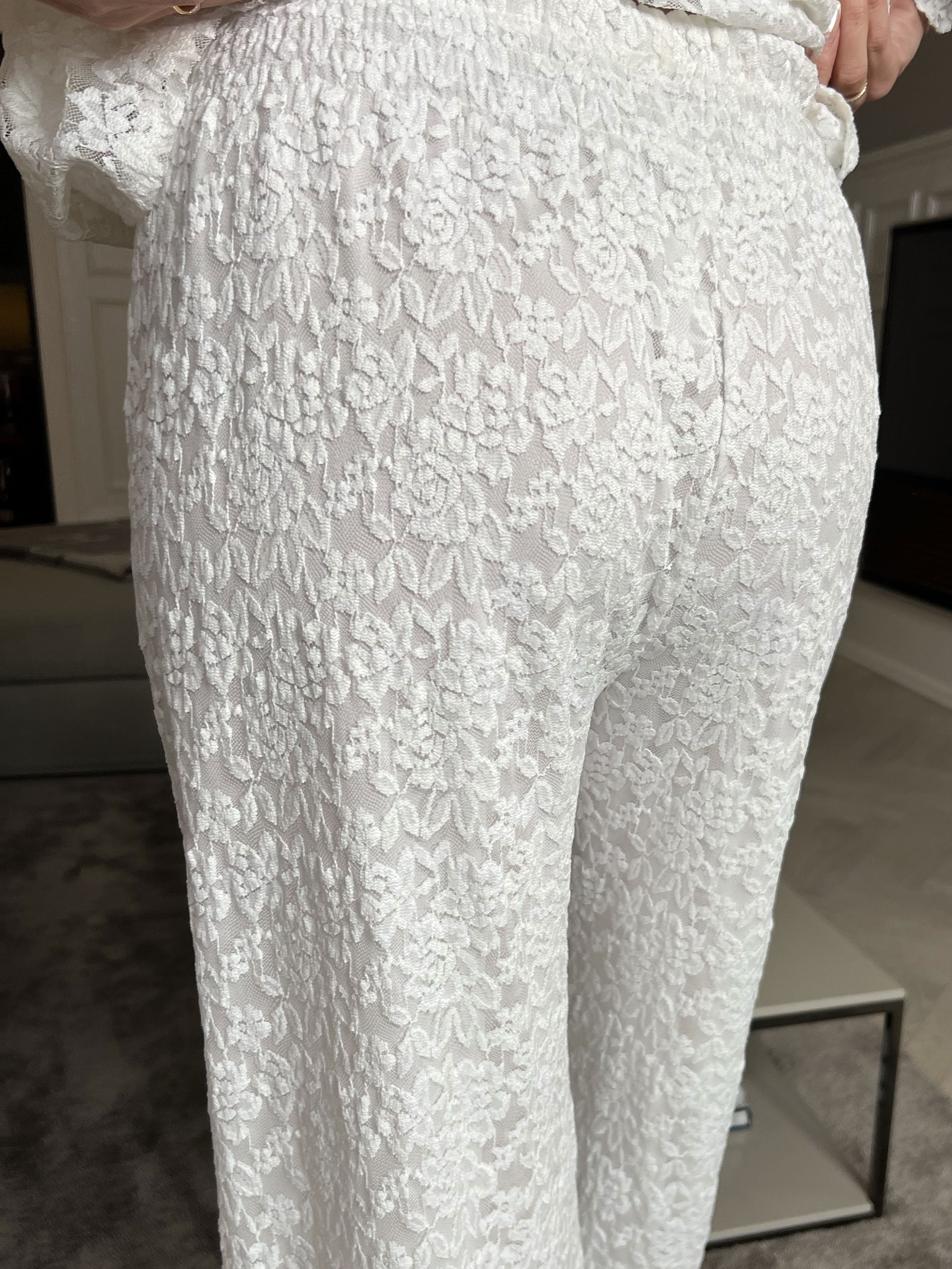 Pams Lace Pants - Løse elastiske blondebukser